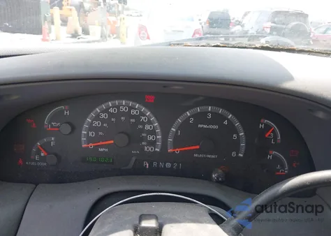 2002 Ford F-150 Lariat/Xlt z USA, uszkodzony, nr VIN 1FTRW07LX2KA67041